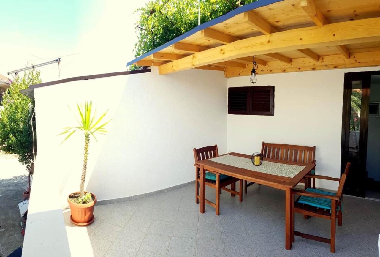 Apartmani Tina Jelsa  Exterior foto